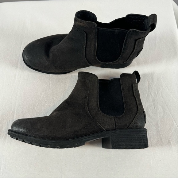 UGG Bonham Waterproof Nubuck Leather Chelsea Boot in Distressed Black Size 9 - Picture 1 of 7